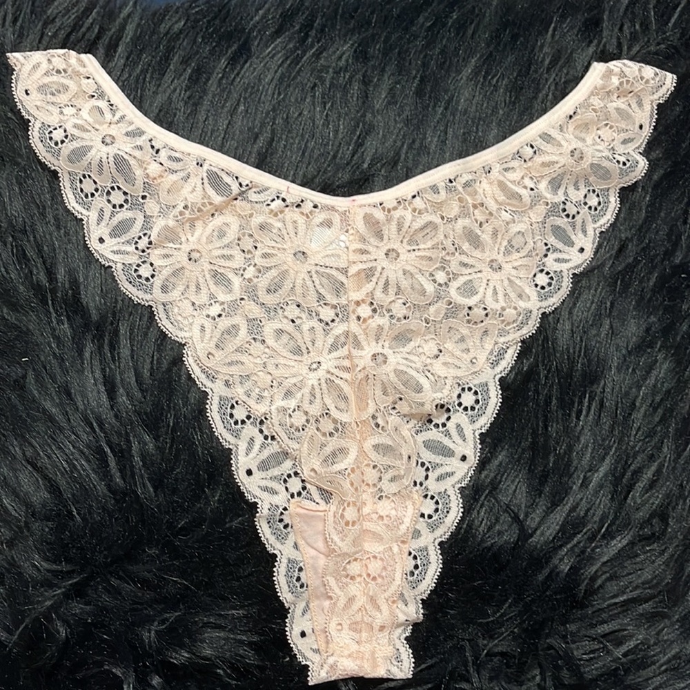LACE THONG - Picture 4 of 7